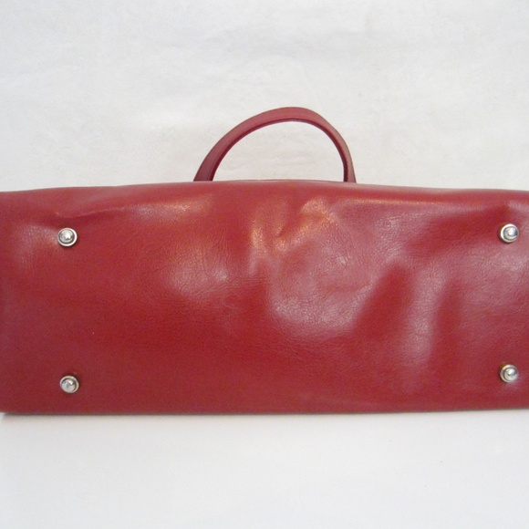 Red Faux Leather Crocodile Heart Accent Zipper Closure Double Handle Tote - Picture 9 of 11